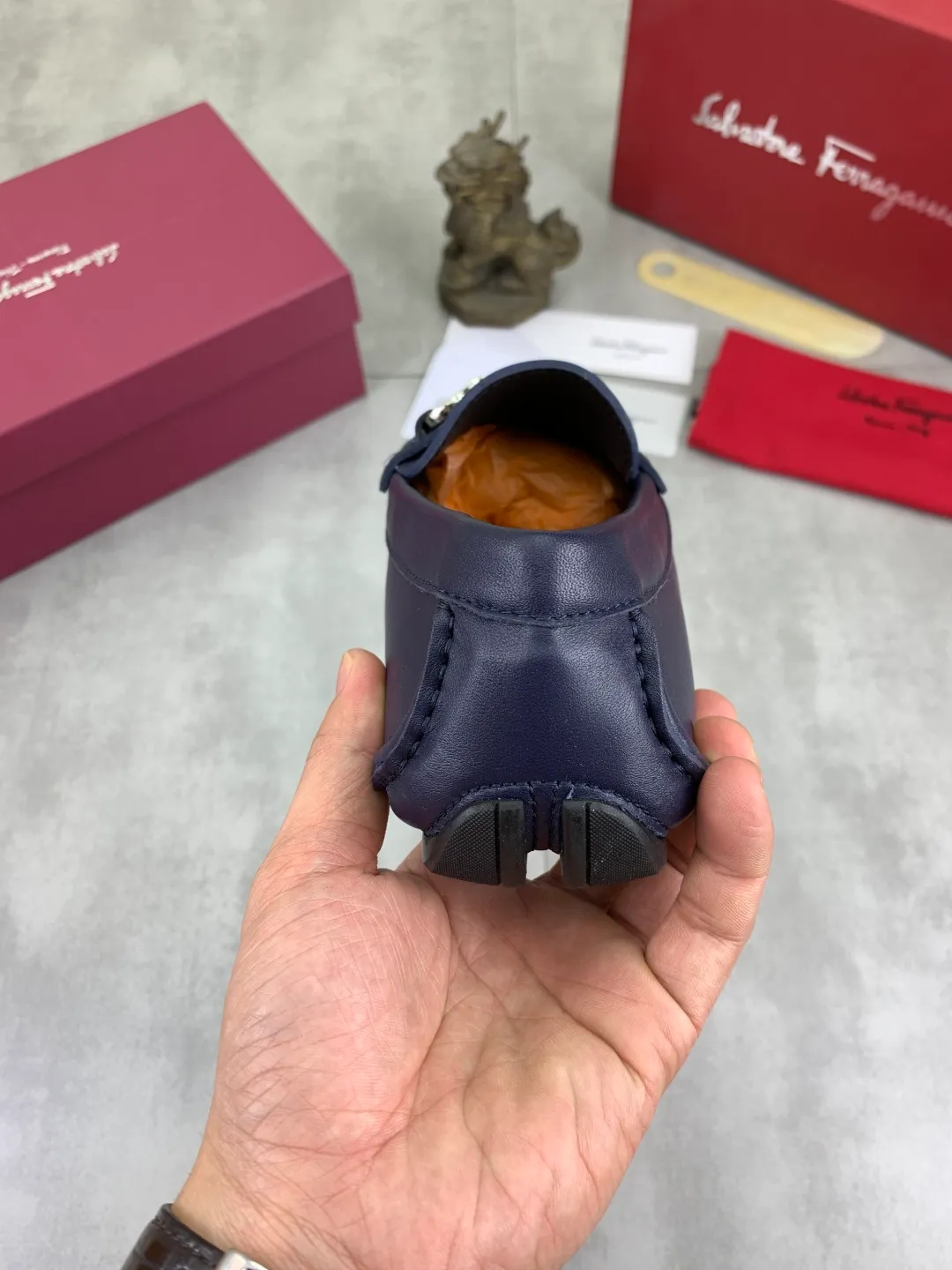 Men's shoes 💰P542 New model, high quality [Ferragamo/Ferragamo] Latest lazy slip-on shoes Original imported calfskin, imported cowhide lining + original luxury metal buckle + original combination outsole Comparison without pressure Code number: 38-45